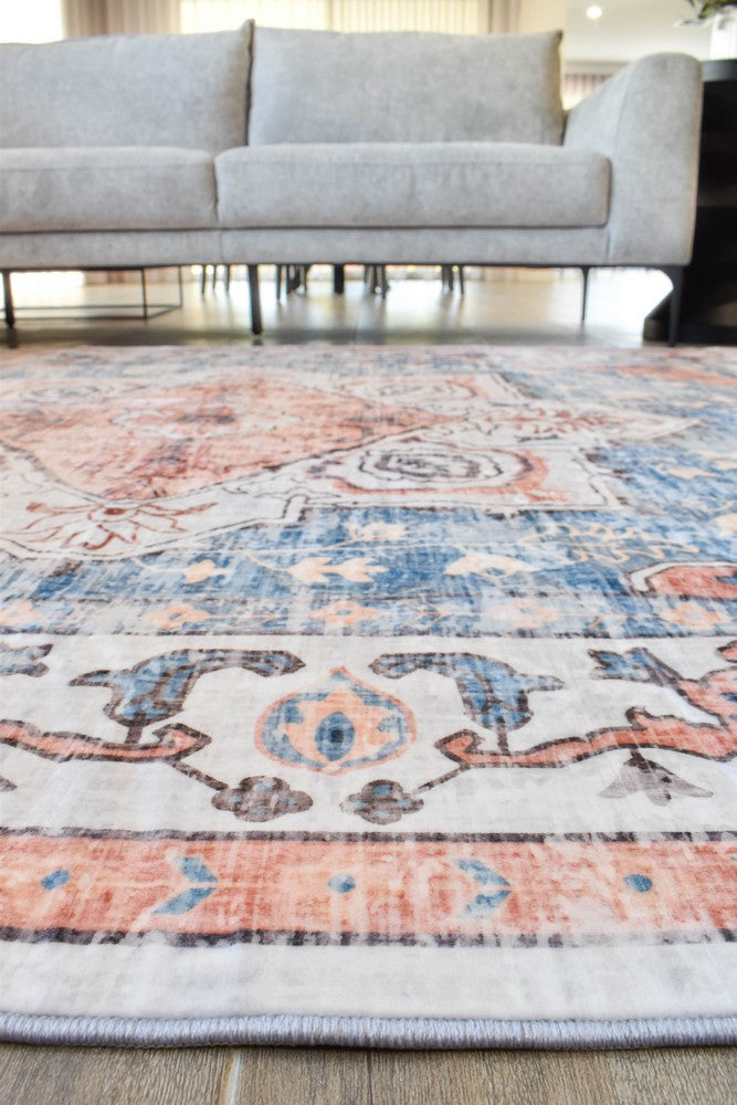 Novaro Chiraz Traditional Rug - Turkish-inspired modern rug from Treasures of Turkey