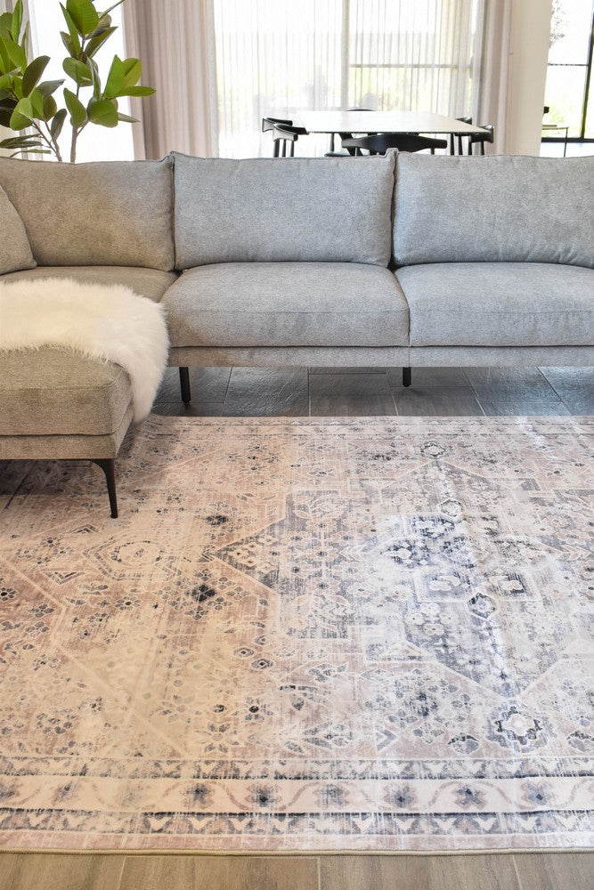 Novaro Luxor Traditional Rug - Turkish-inspired modern rug from Treasures of Turkey
