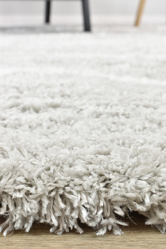 Cobi Light Grey Rug - Turkish-inspired shaggy rug from Treasures of Turkey