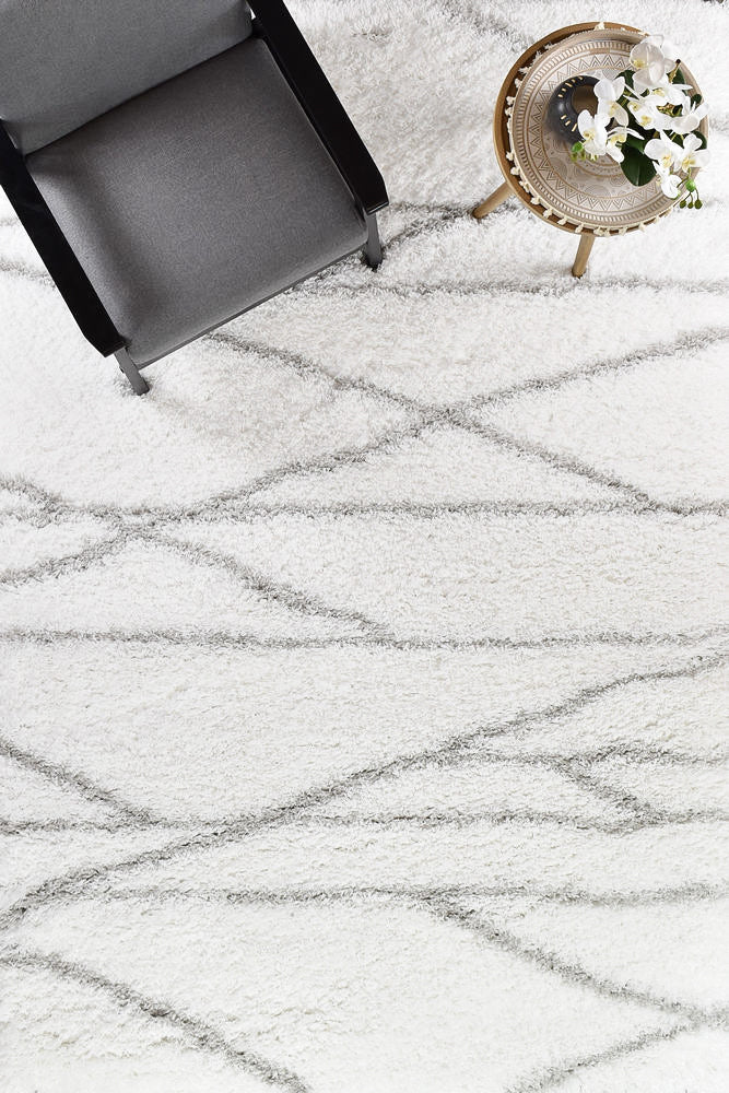 Cobi White Rug - Turkish-inspired shaggy rug from Treasures of Turkey