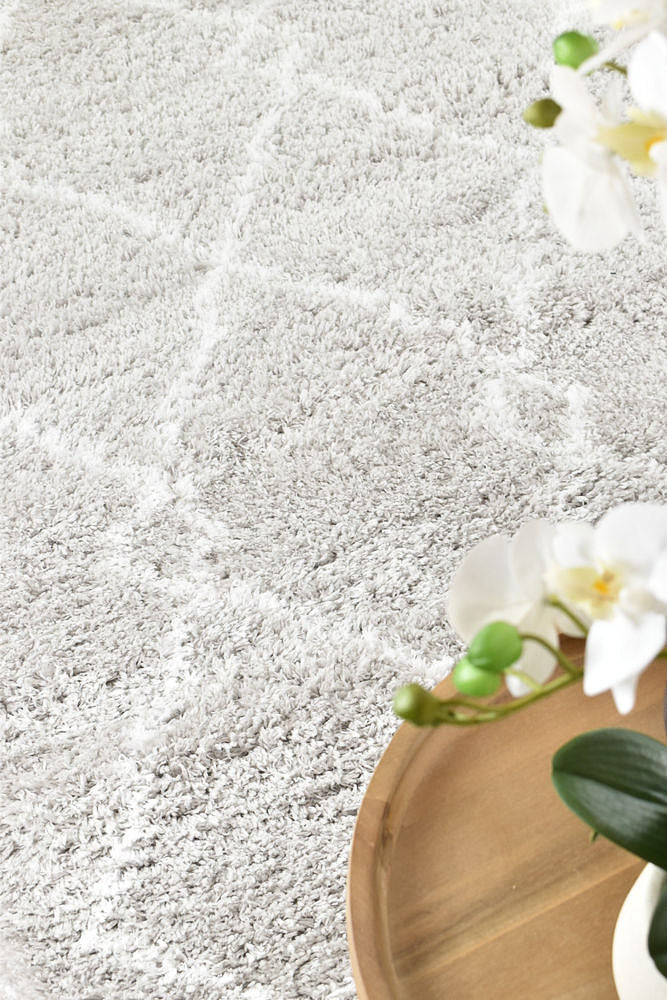 Cobi Light Grey Rug - Turkish-inspired shaggy rug from Treasures of Turkey
