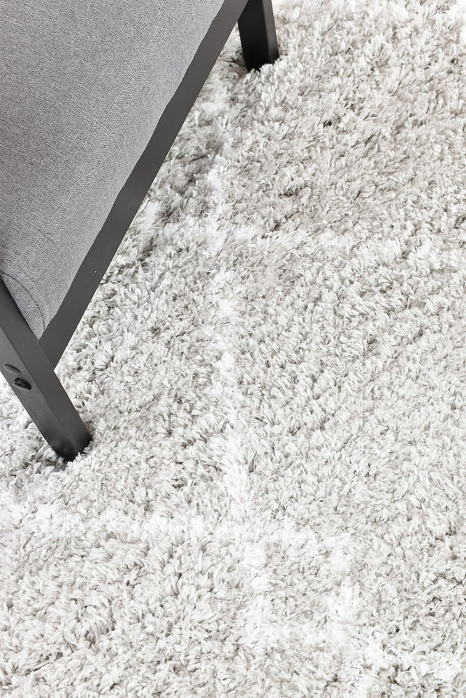 Cobi Light Grey Rug - Turkish-inspired shaggy rug from Treasures of Turkey