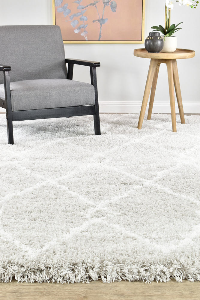 Cobi Light Grey Rug - Turkish-inspired shaggy rug from Treasures of Turkey