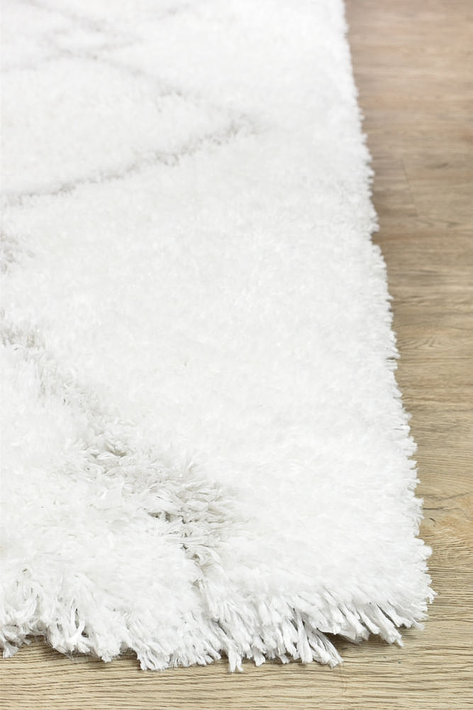 Cobi White Rug - Turkish-inspired shaggy rug from Treasures of Turkey