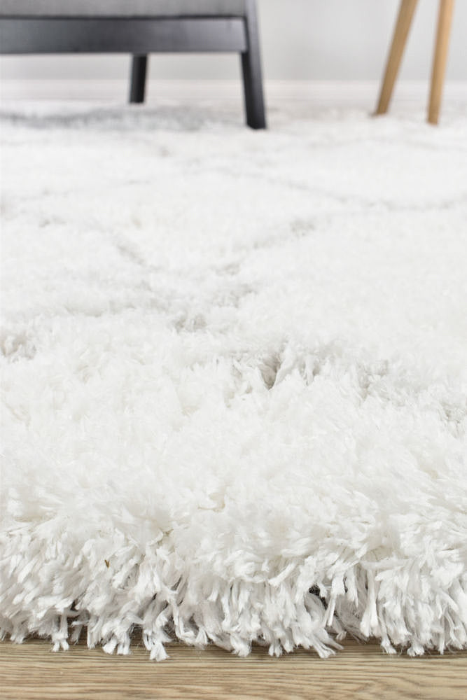 Cobi White Rug - Turkish-inspired shaggy rug from Treasures of Turkey