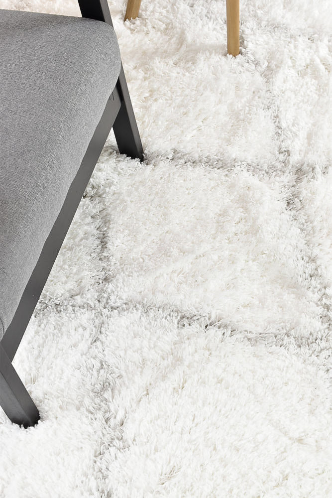 Cobi White Rug - Turkish-inspired shaggy rug from Treasures of Turkey