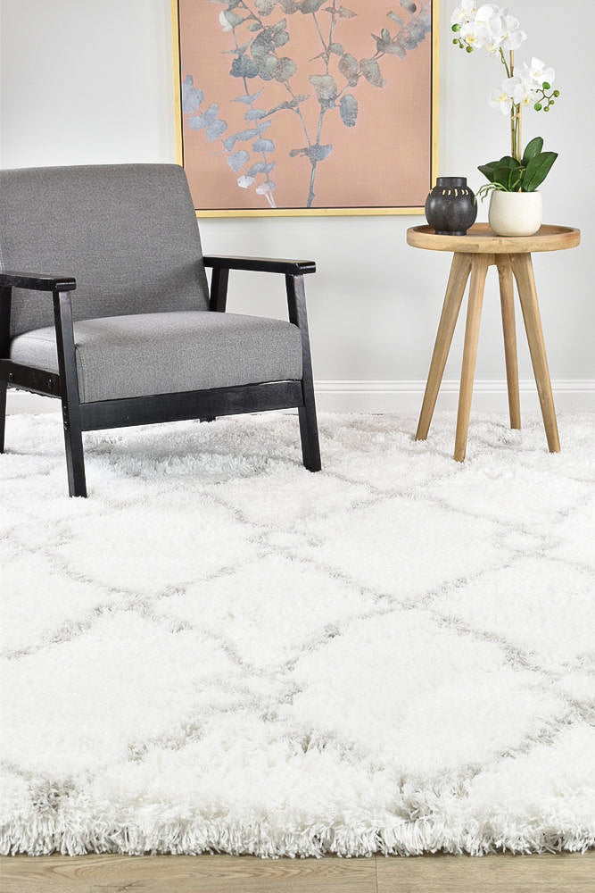 Cobi White Rug - Turkish-inspired shaggy rug from Treasures of Turkey