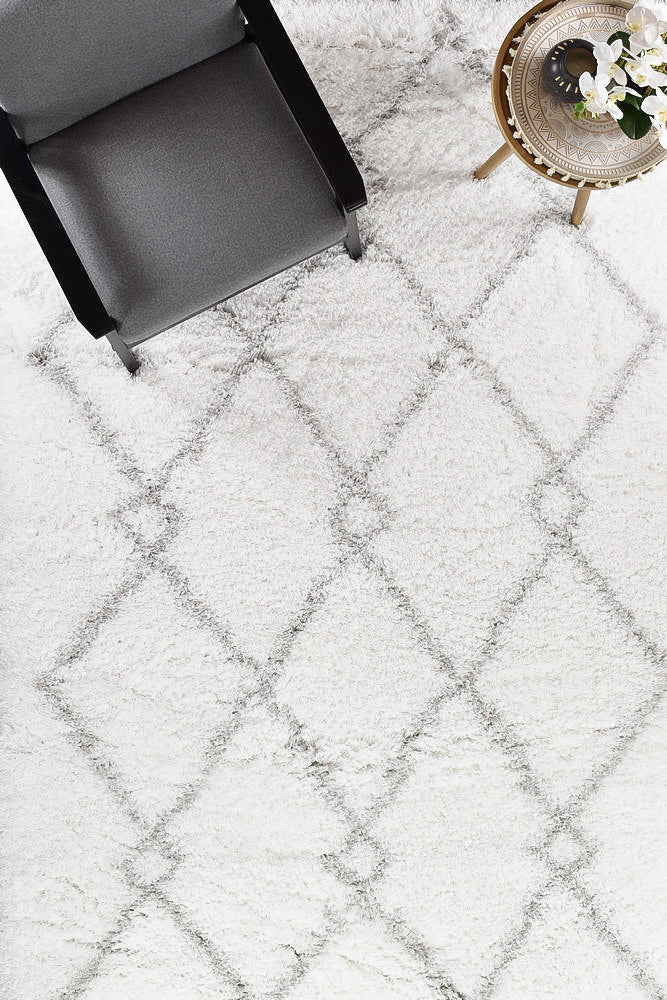 Cobi White Rug - Turkish-inspired shaggy rug from Treasures of Turkey