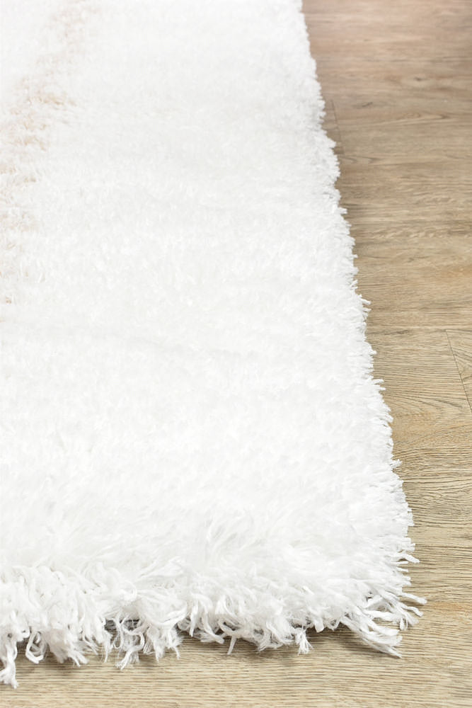 Cobi Beige White Rug - Turkish-inspired shaggy rug from Treasures of Turkey