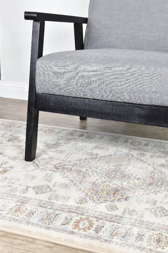PinnaclePlaza Hudson Rug - Turkish-inspired traditional rug from Treasures of Turkey