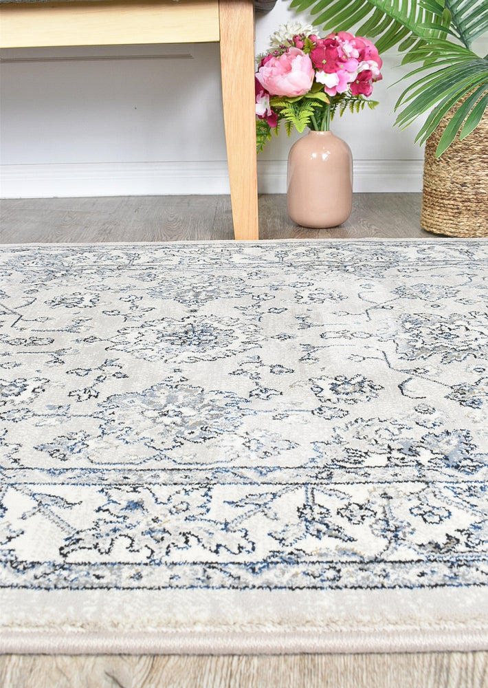 PinnaclePlaza Traditional Rug - Turkish-inspired traditional rug from Treasures of Turkey