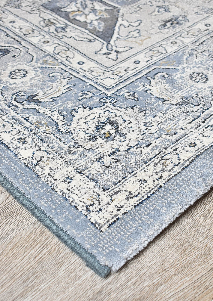 PinnaclePlaza Traditional Rug - Turkish-inspired traditional rug from Treasures of Turkey