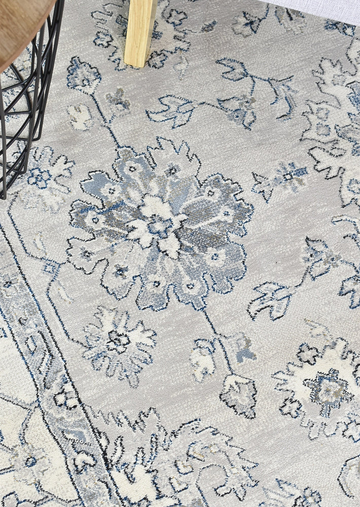 PinnaclePlaza Traditional Rug - Turkish-inspired traditional rug from Treasures of Turkey