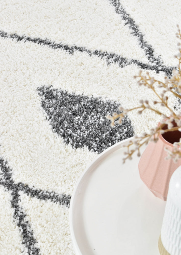 Palermo Shaggy Rug Dark Grey - Turkish-inspired shaggy rug from Treasures of Turkey