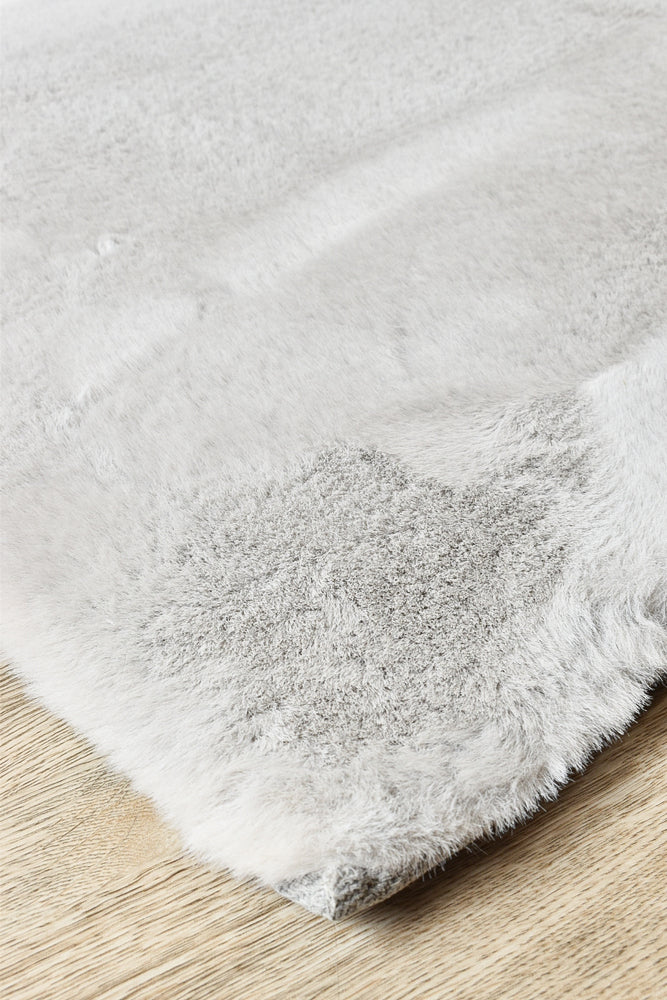 Super Soft Shaggy Light Grey Rug - Turkish-inspired shaggy rug from Treasures of Turkey