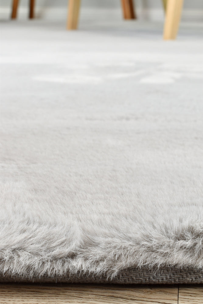 Super Soft Shaggy Light Grey Rug - Turkish-inspired shaggy rug from Treasures of Turkey