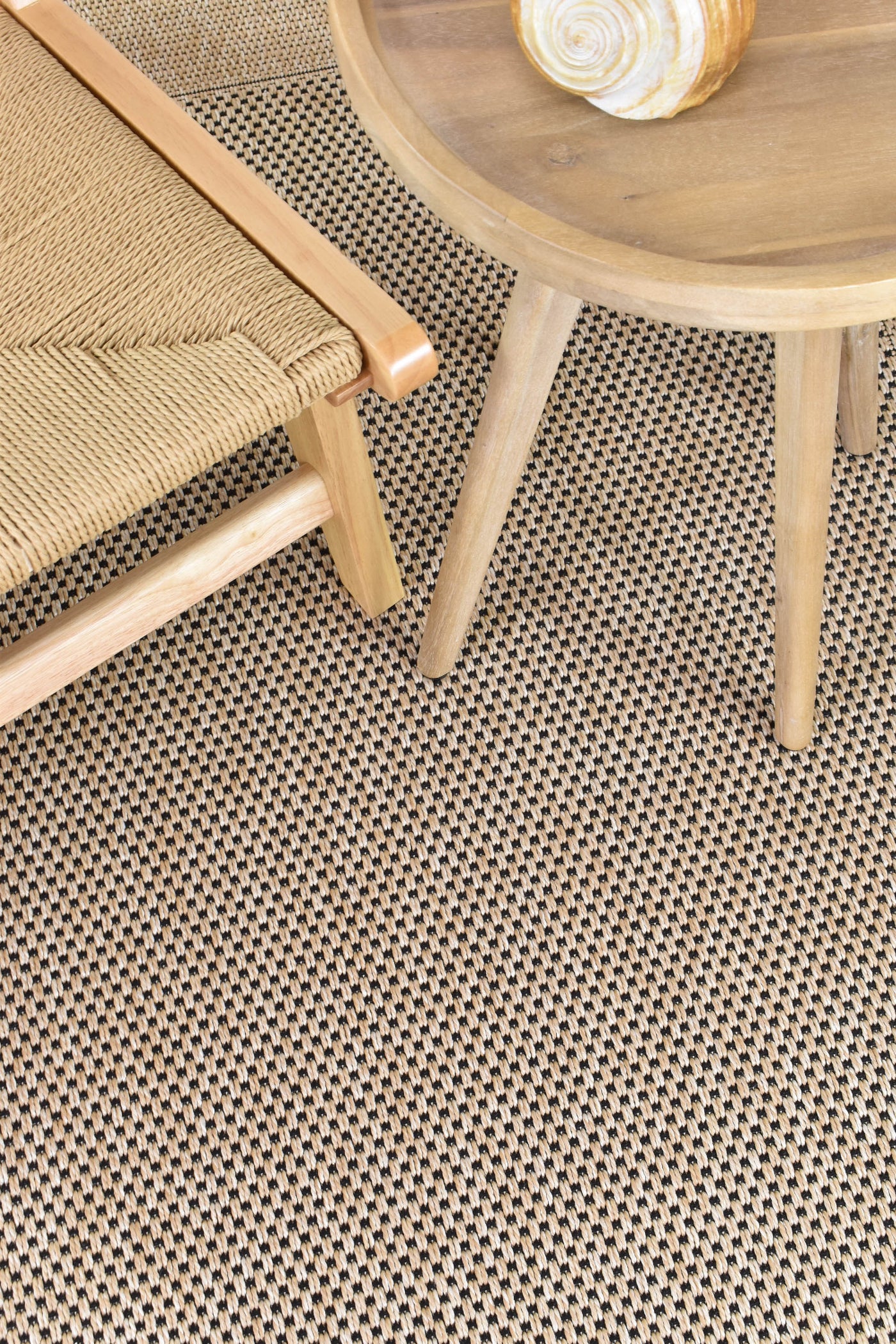 Outdoor Sisal Sisal Sand Black Rug 3900-820.