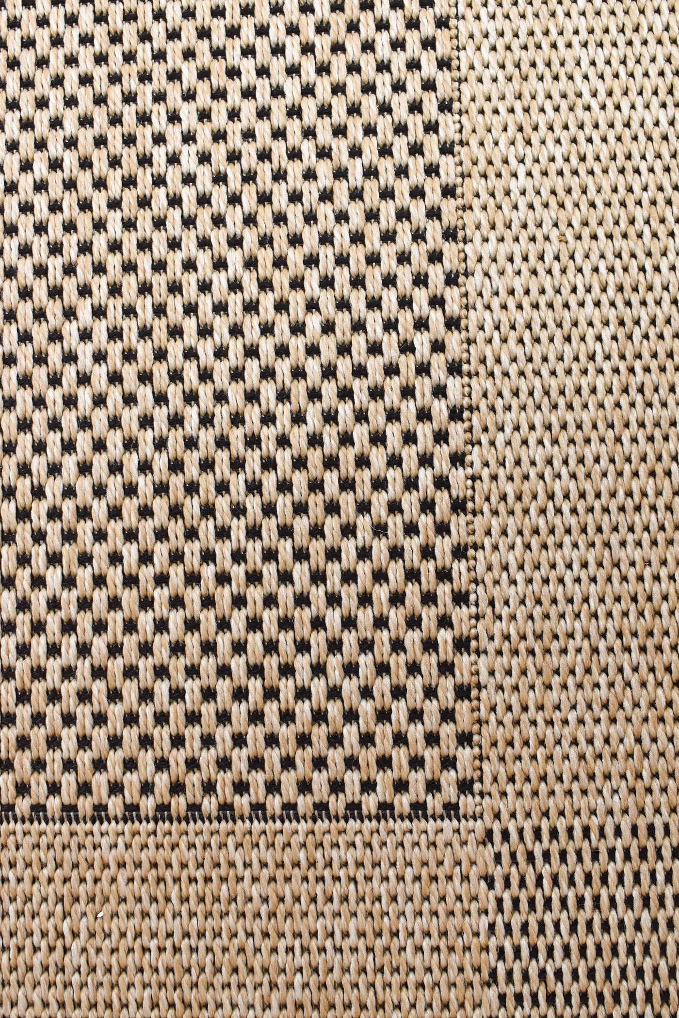 Outdoor Sisal Sisal Sand Black Rug 3900-820.