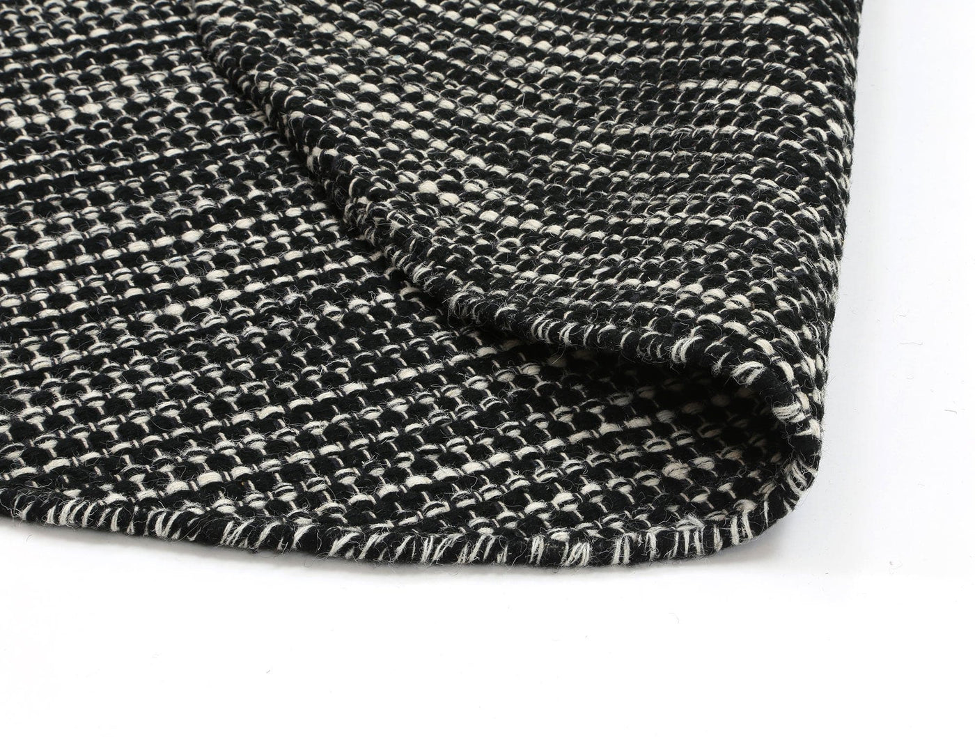 Zenno Black Round Brand Ventures