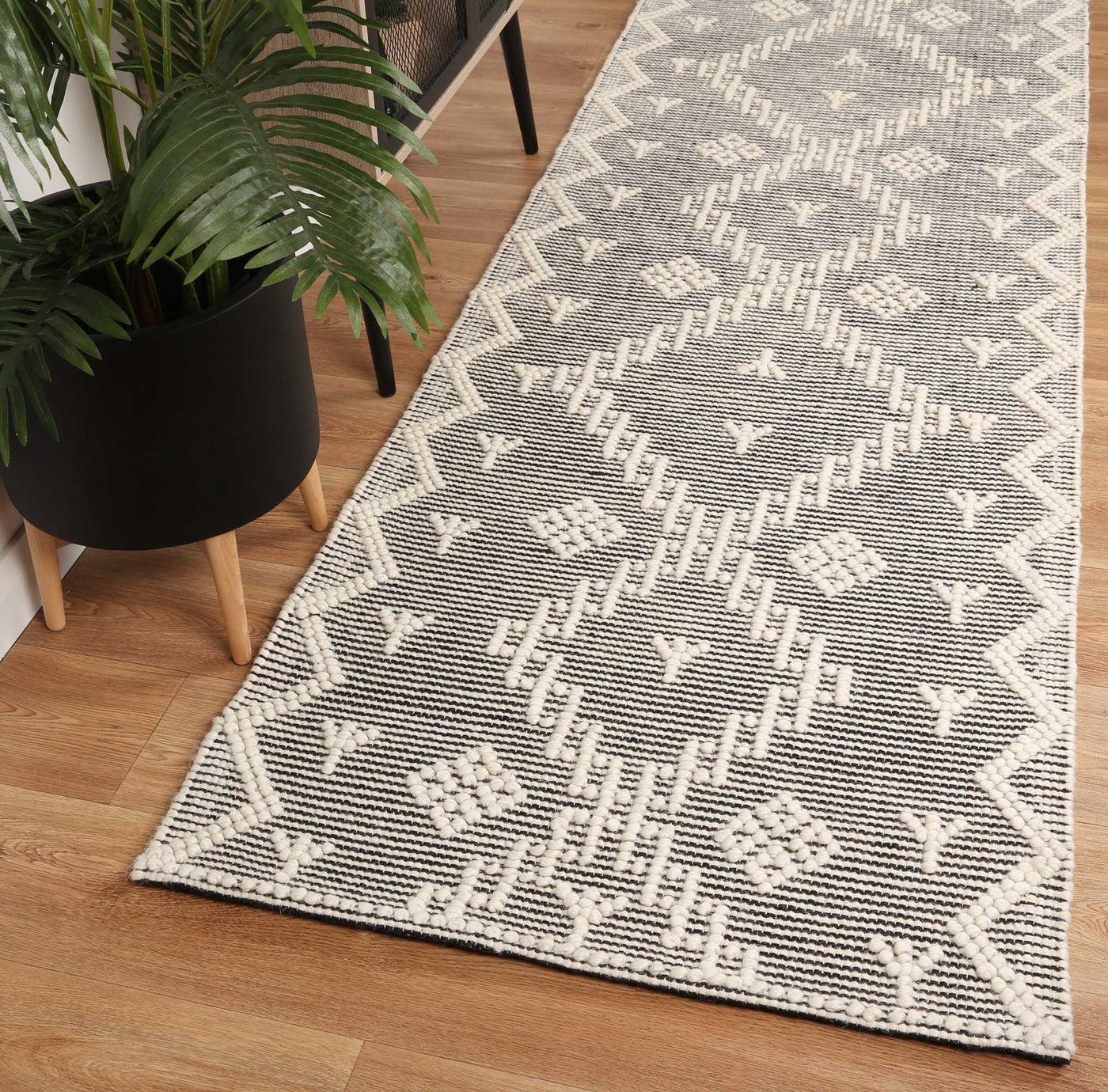 Anjuna Aztec Wool Blend Cream Rug (No Tassel) | Treasures Of Turkey