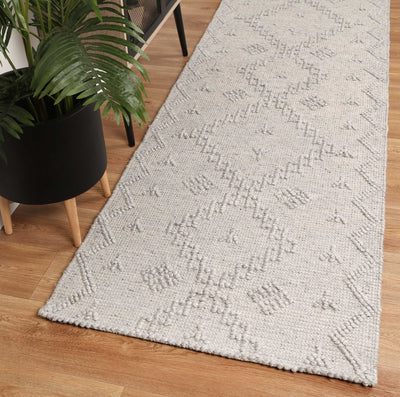 Anjuna Aztec Wool Blend Grey Rug (No Tassel).
