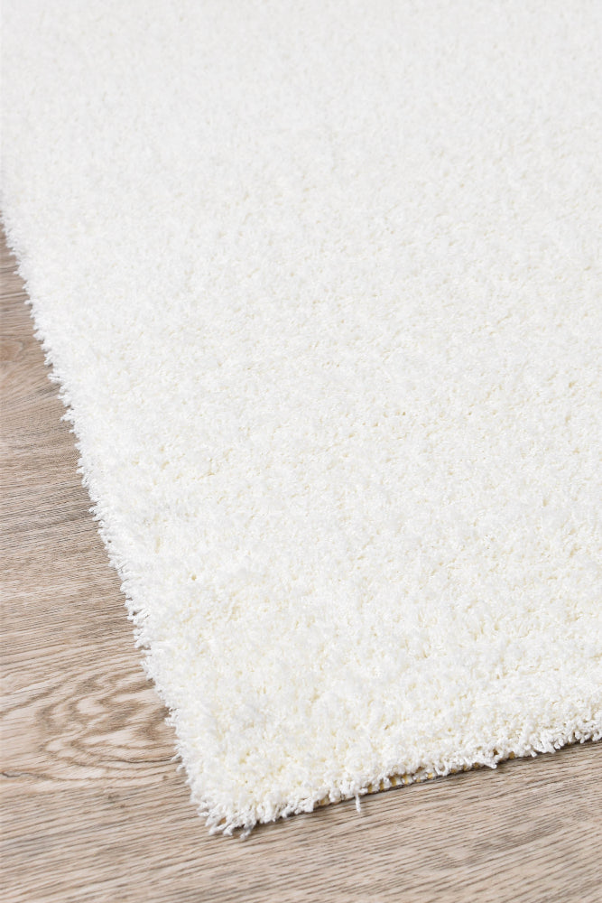 Tango Snow White Rug - Turkish-inspired shaggy rug from Treasures of Turkey