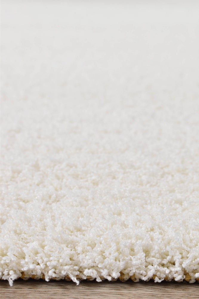 Tango Snow White Rug - Turkish-inspired shaggy rug from Treasures of Turkey