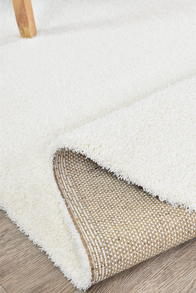 Tango Snow White Rug - Turkish-inspired shaggy rug from Treasures of Turkey