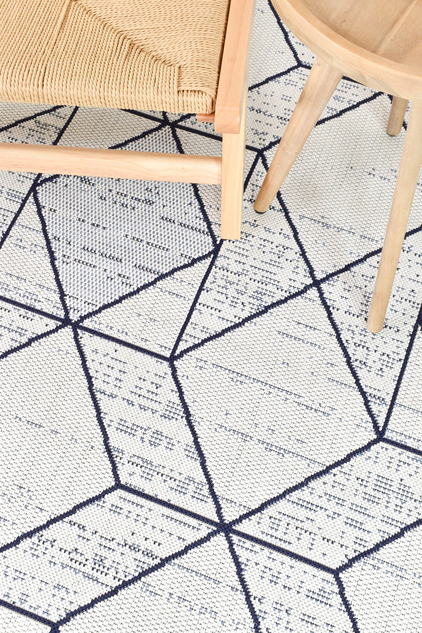 Mirada White Blue Rug 47277-396.